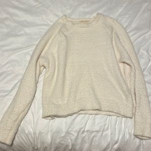 Extremely comfy and soft sweater womens never worn
